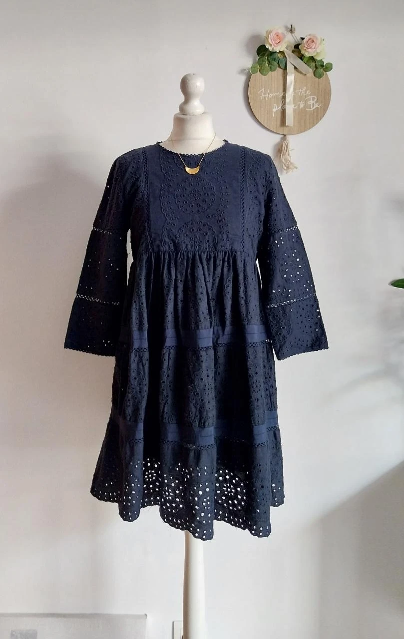 Neuve robe bohème marine broderie anglaise Zara Taille M = 38